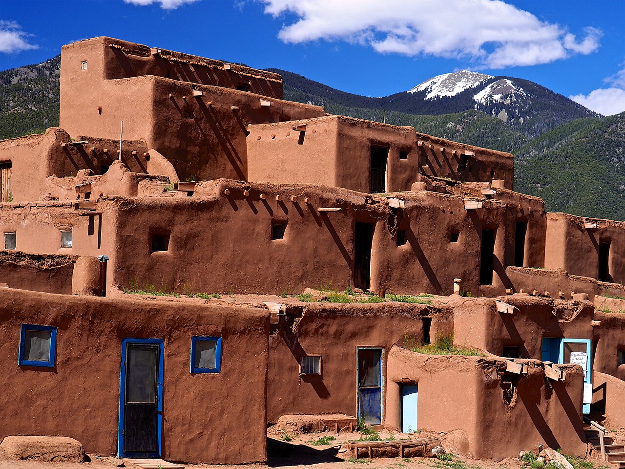 Taos Taos
